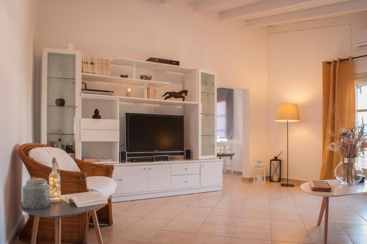 Vakantiehuis Adorable With Sea & Church View! Kokkini Hani