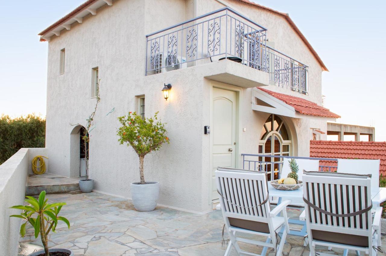 Adorable With Sea & Church View! Ferienhaus Kokkini Hani
